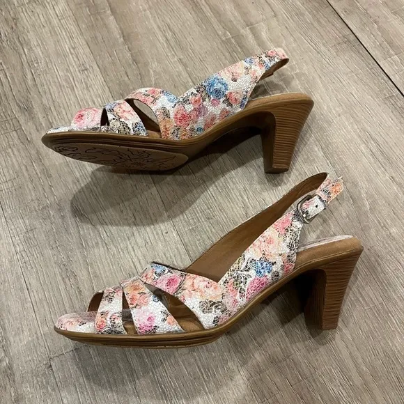 Softspots Floral Sandals 9.5