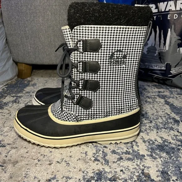 Sorel Black &amp; White 1964 Tivoli Waterproof LaceUp Snow Boots Size 9