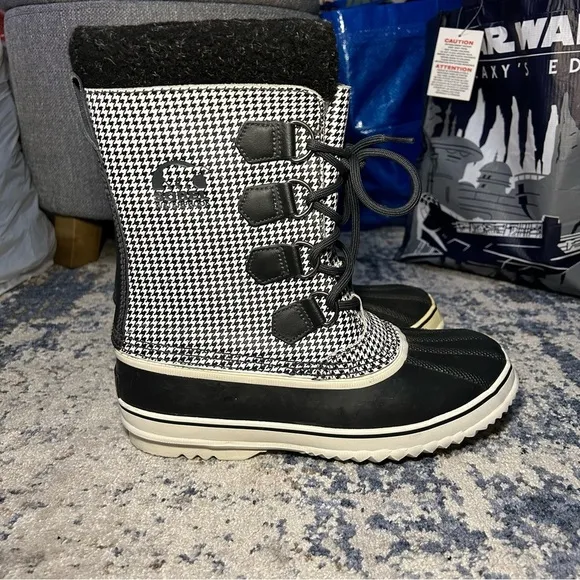 Sorel Black &amp; White 1964 Tivoli Waterproof LaceUp Snow Boots Size 9