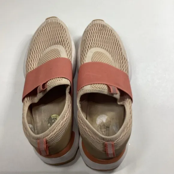 Sorel kinetic‎ impact Coral walking athletic shoes