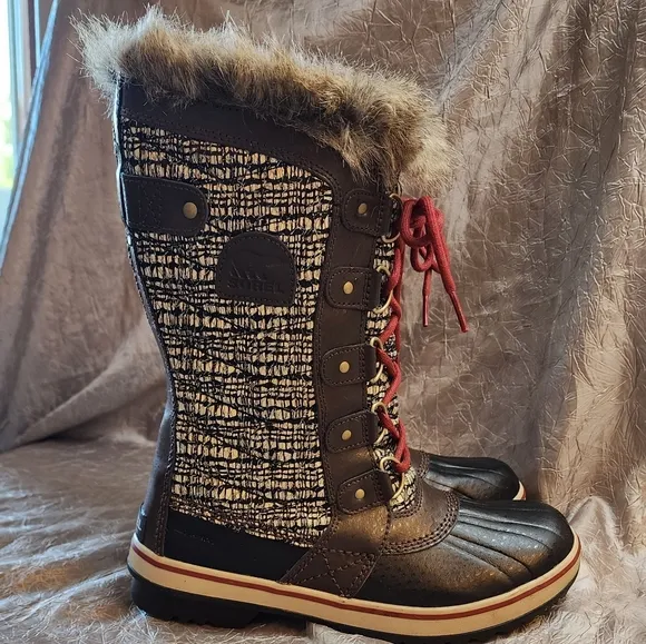 SOREL SNOW BOOTS SZ 8