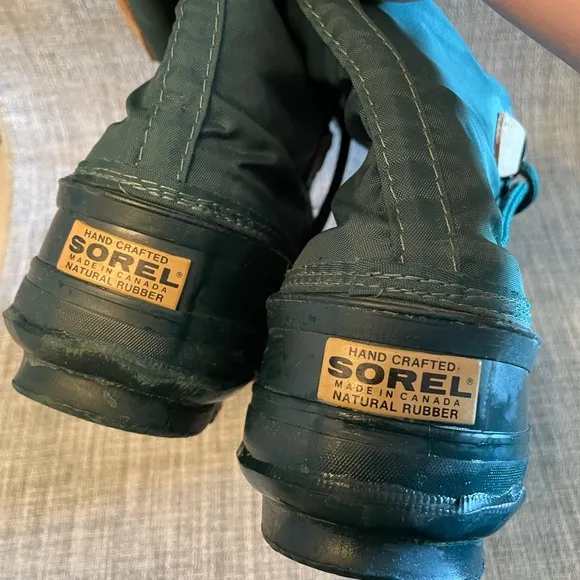 Sorel Snowlion boots, size 8