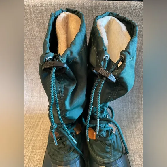 Sorel Snowlion boots, size 8