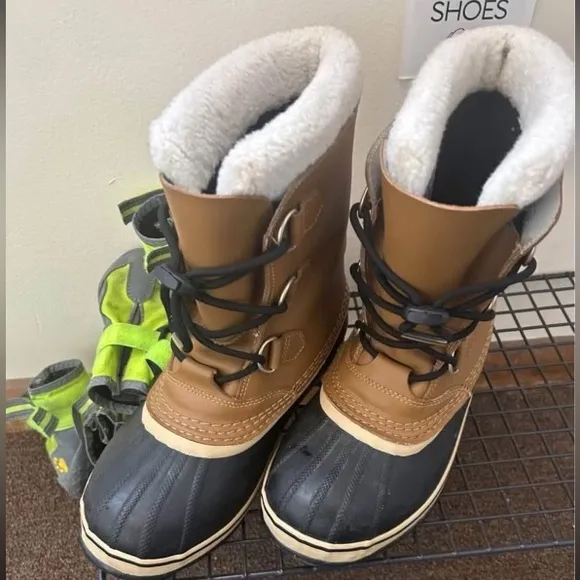 SOREL waterproof snow boots 6
