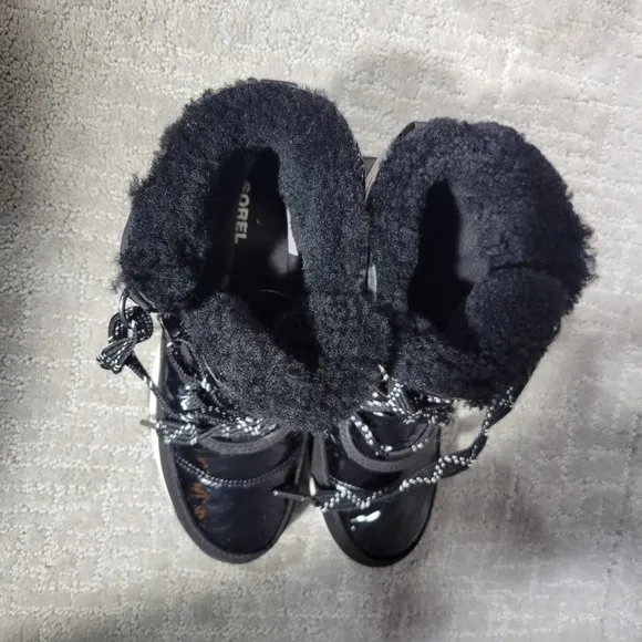Sorel Whitney Womens Size 5.5 Black Patent Leather Lace Up Snow Boots. NEW