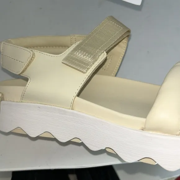 Sorel Women's Viibe Sandals Ivory 7.5 New