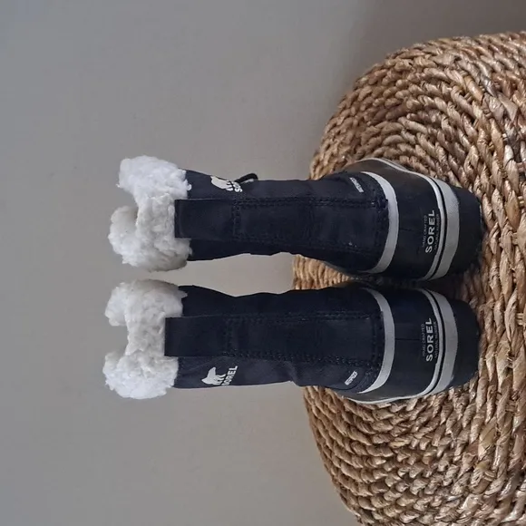 Sorel Youth Black Waterproof/Insulated‎ Winter/Snow/Ski Boots Faux Fur Trim S-1
