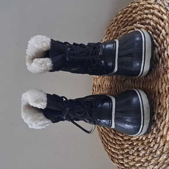 Sorel Youth Black Waterproof/Insulated‎ Winter/Snow/Ski Boots Faux Fur Trim S-1