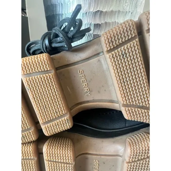 Sperry Summit Suede Boots in Black