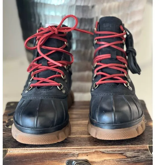 Sperry Summit Suede Boots in Black