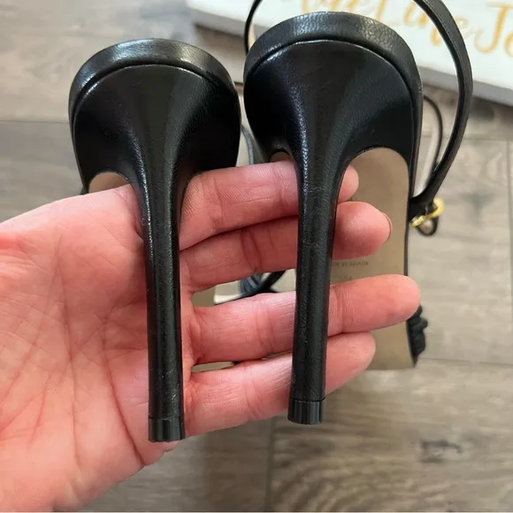 Stuart Weitzman Black Twist Sleek 95 Leather Sandals NWOT