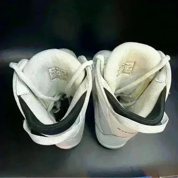 Symbolic ultra light ski/snowboard boots size M6/W7/Y5.5