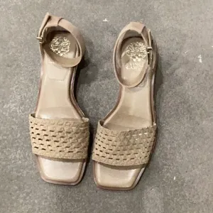 Tan Vince‎ Camuto Sandals