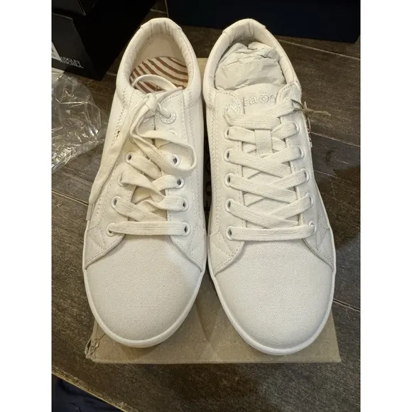 Taos Womens Moc Star Sneaker Size 9.5 White Canvas Lace Up Comfy Walking Shoe