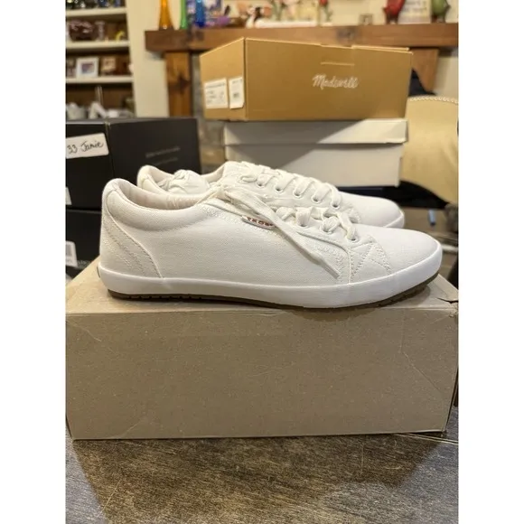 Taos Womens Moc Star Sneaker Size 9.5 White Canvas Lace Up Comfy Walking Shoe