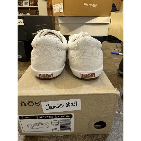 Taos Womens Moc Star Sneaker Size 9.5 White Canvas Lace Up Comfy Walking Shoe