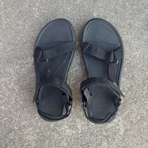 TEVA men's black hurricane sandals