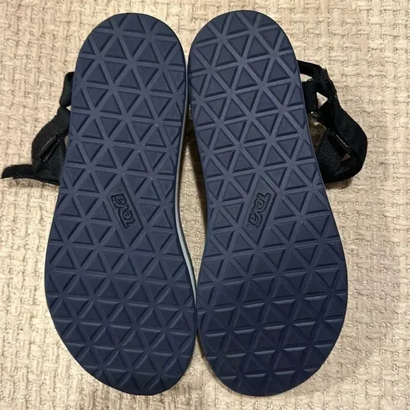 Teva women’s sandals size 10