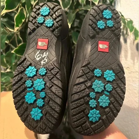 The North Face Black Tall Thermoball Snow/Rain Boots women’s Size 7