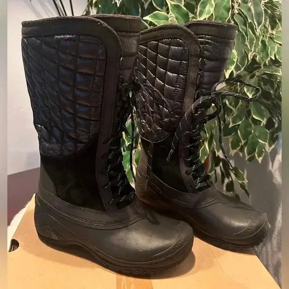 The North Face Black Tall Thermoball Snow/Rain Boots women’s Size 7