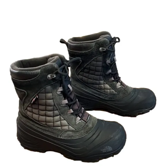 THE North Face lace up hiking boot, size 6, gently used , waterproof, black