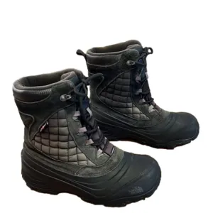 THE North Face lace up hiking boot, size 6, gently used , waterproof, black