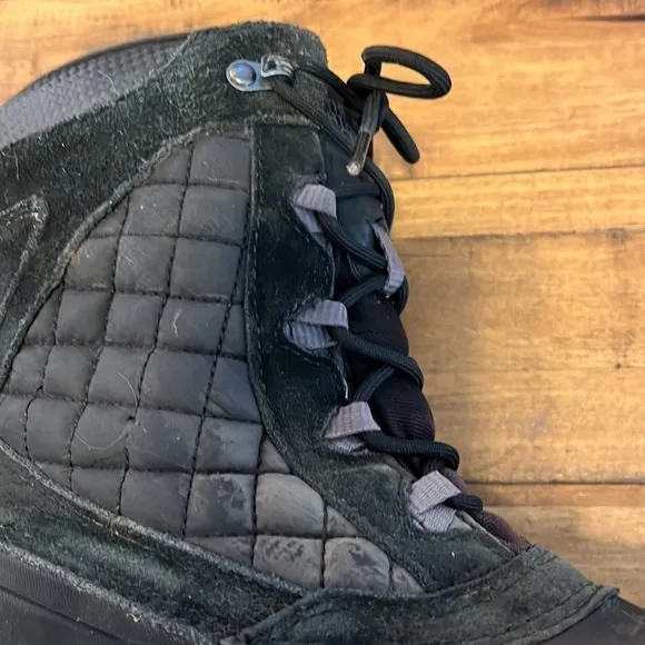 THE North Face lace up hiking boot, size 6, gently used , waterproof, black