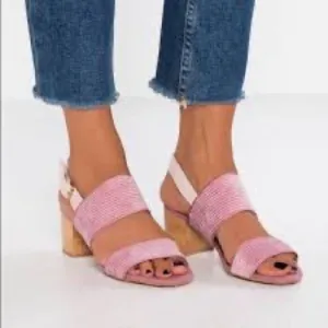 Toms Poppy Mauve Corduroy Sandals