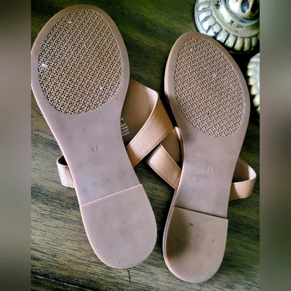 Tory Burch Judy Genuine Tumbled Leather Thong Sandals Royal Tan US 8.5