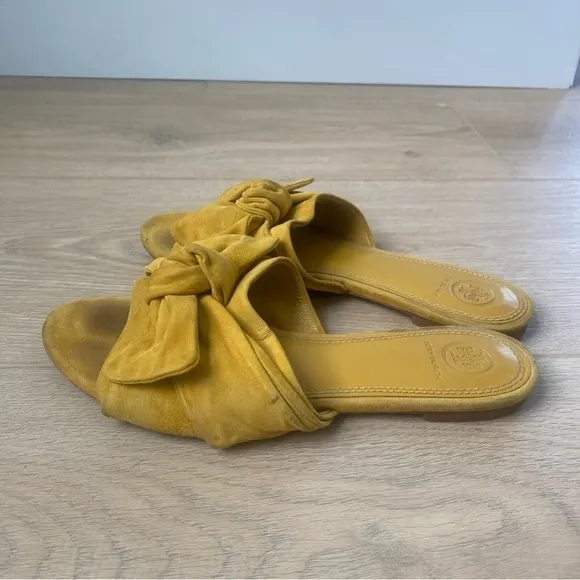 TORY BURCH Sandals Annabelle YellowSuede Bow Slides