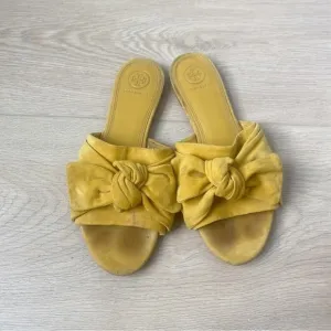 TORY BURCH Sandals Annabelle YellowSuede Bow Slides