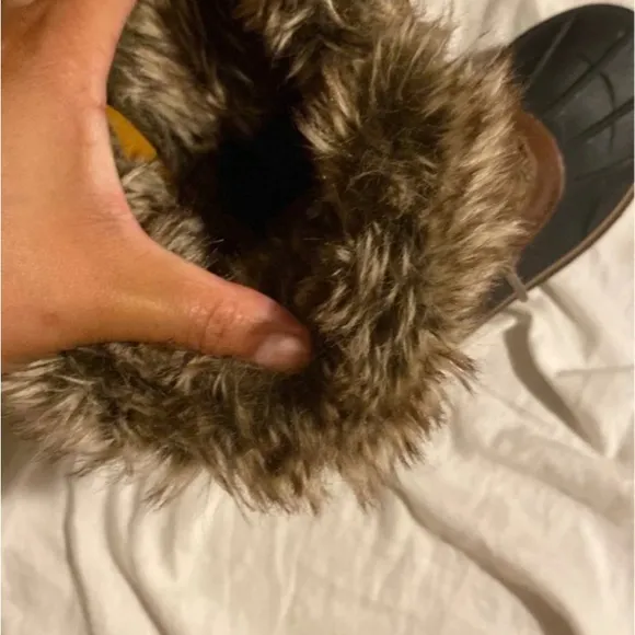 Two pairs Duck snow boots