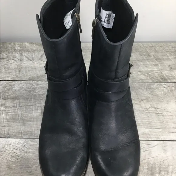 UGG 1010204 Lorraine Black Shearling Leather Waterproof Snow Rain Boots Size 9.5
