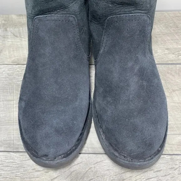 UGG Naiyah Lace Back Sheepskin Black Women's Winter Snow Ankle Boots Size 8