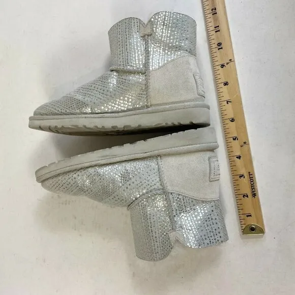UGG Womens Bailey Button Bling Sheepskin Boots Silver Sz 5 Fur Trim Suede Mid