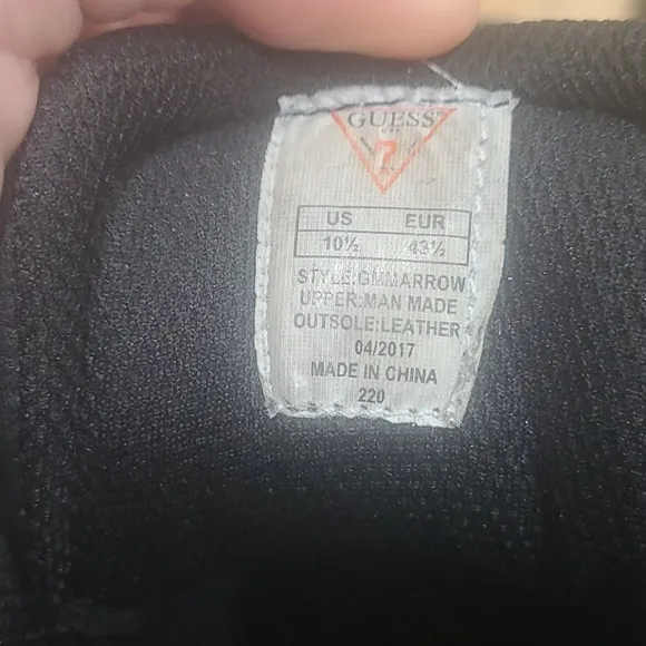 Used Black/Gold Guess mens sneakers 10.5🔥