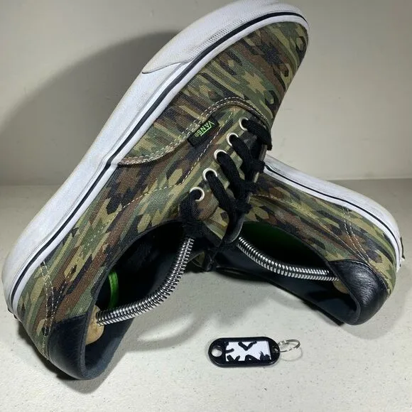 Vans Off The Wall Low Top Sneakers Shoes Men's Size 9 Camo Print Lace Up