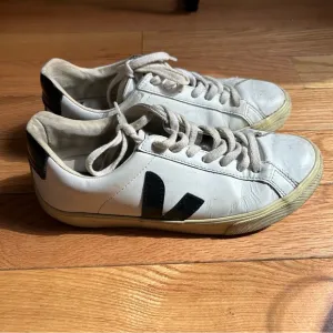 Veja Esplar Low Top White Black Women's Size 7 Leather Lace Up Shoes Sneakers
