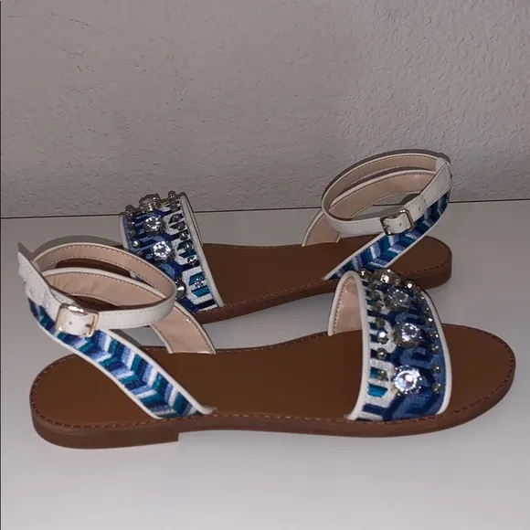 Vince Camuto sandals size 9