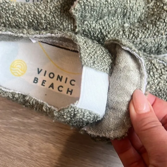 Vionic beach slip on comfort olive green walking shoes new size 6
