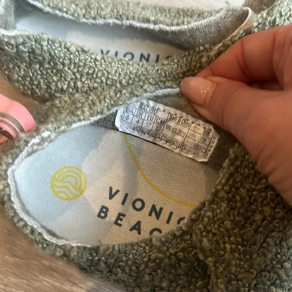 Vionic beach slip on comfort olive green walking shoes new size 6
