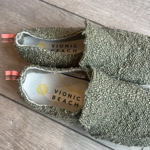 Vionic beach slip on comfort olive green walking shoes new size 6