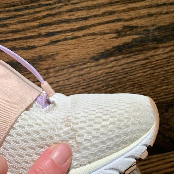 Vionic Berlin walking white pink and purple bungee lace sneakers woman’s size 7