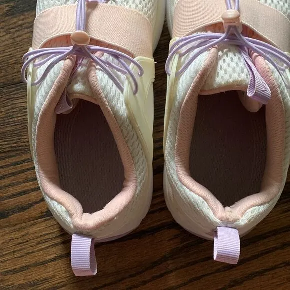 Vionic Berlin walking white pink and purple bungee lace sneakers woman’s size 7