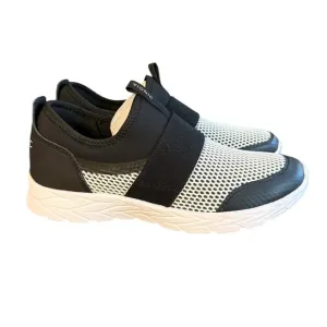 Vionic Camrie NWOT Slip-On Mesh Sneakers Shoes Black/White Women’s Size 7.5