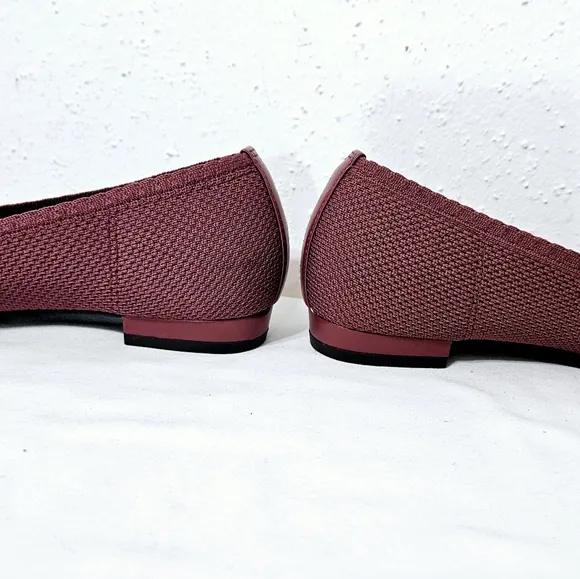 Vionic Dahlia Pointed Toe Ballet Flat in Shiraz Burgundy Size 6