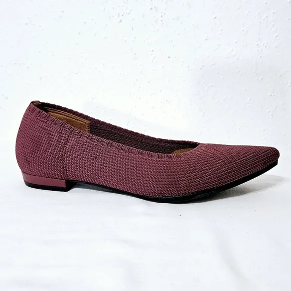 Vionic Dahlia Pointed Toe Ballet Flat in Shiraz Burgundy Size 6