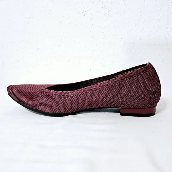 Vionic Dahlia Pointed Toe Ballet Flat in Shiraz Burgundy Size 6