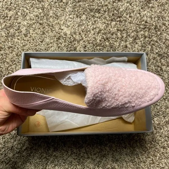Vionic Frieda flat loafers size 9