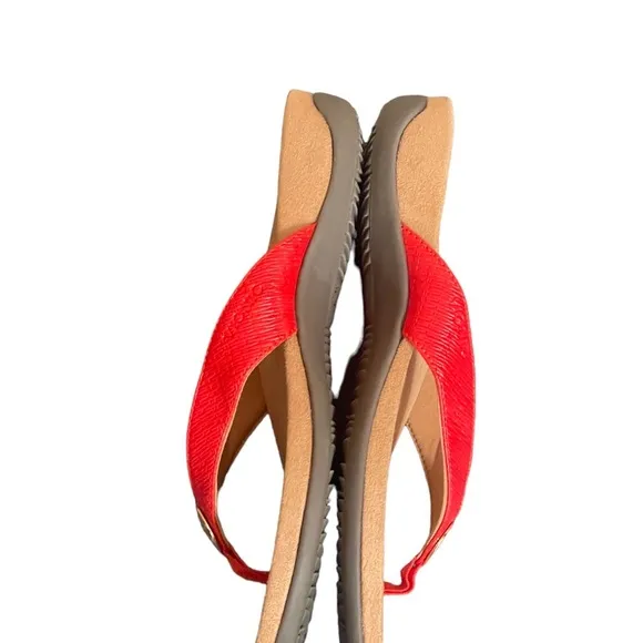 Vionic Hilda Wovent/TVW5558 red sandals size 9.5